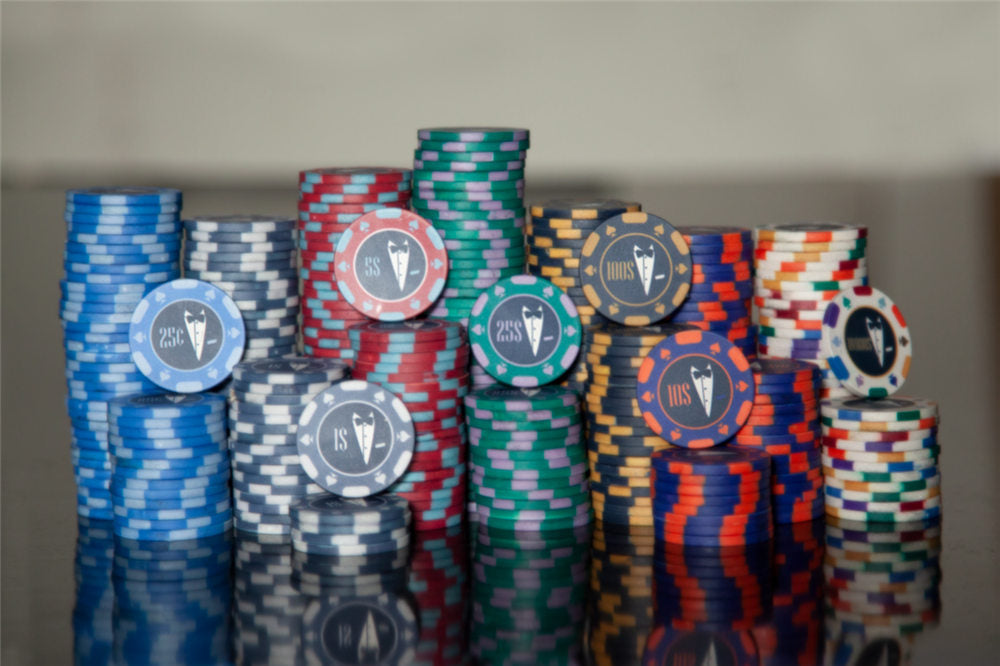 "Secret Agent" Poker Chipset